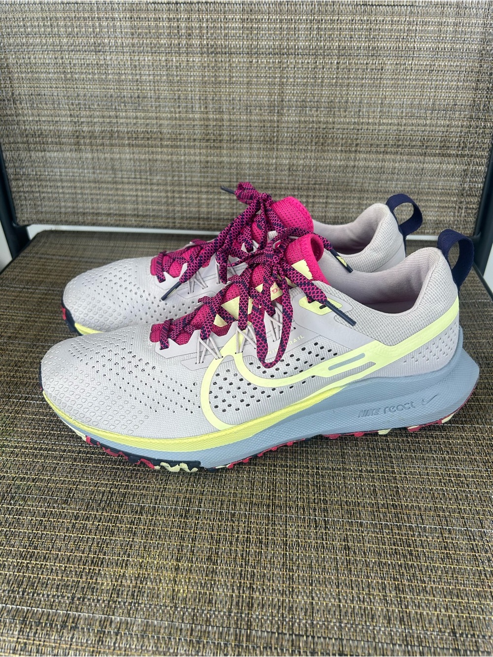 Nike React size 10 Pegasus Trail 4 Running Platinum Violet purple grey sneakers